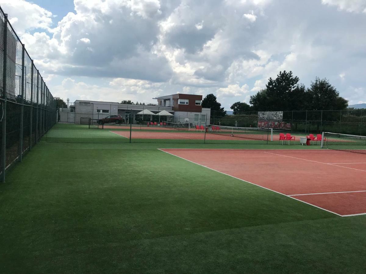 Greenbay Golf Apartments Trenčín Екстериор снимка