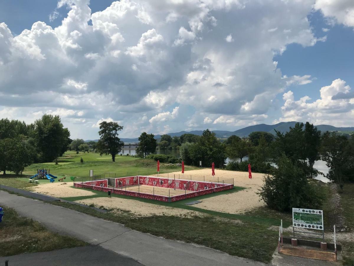 Greenbay Golf Apartments Trenčín Екстериор снимка
