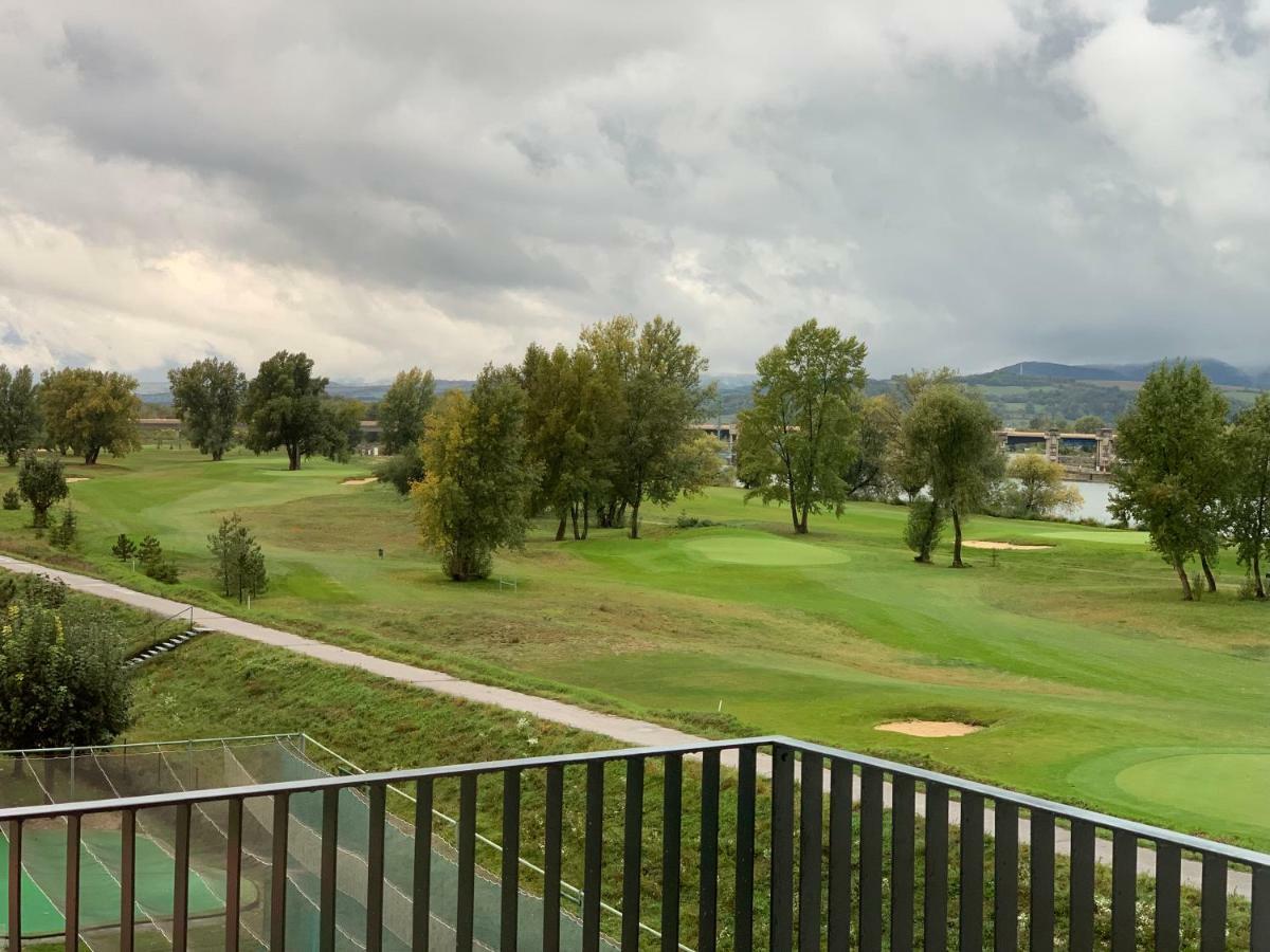 Greenbay Golf Apartments Trenčín Екстериор снимка