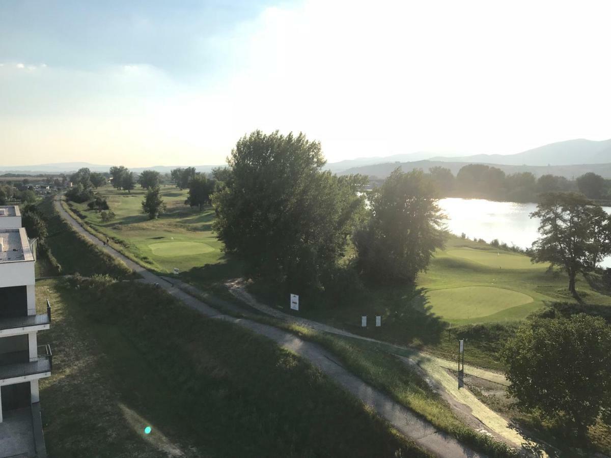 Greenbay Golf Apartments Trenčín Екстериор снимка